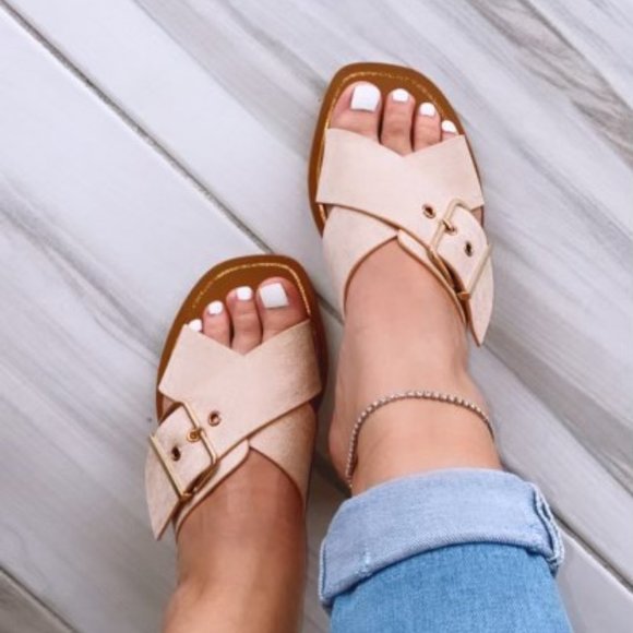 👠 Criss-Cross Open Toe Slide Sandal Flip Flops - Picture 1 of 6